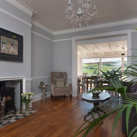 The Dartmouth Boutique B &B Bed & Breakfast ภายนอก รูปภาพ