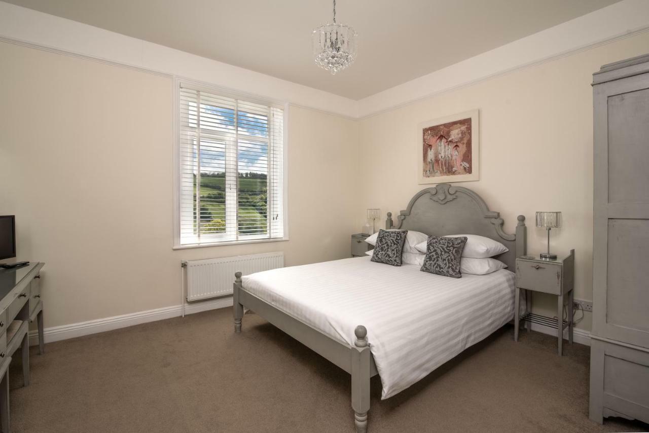 The Dartmouth Boutique B &B Bed & Breakfast ภายนอก รูปภาพ