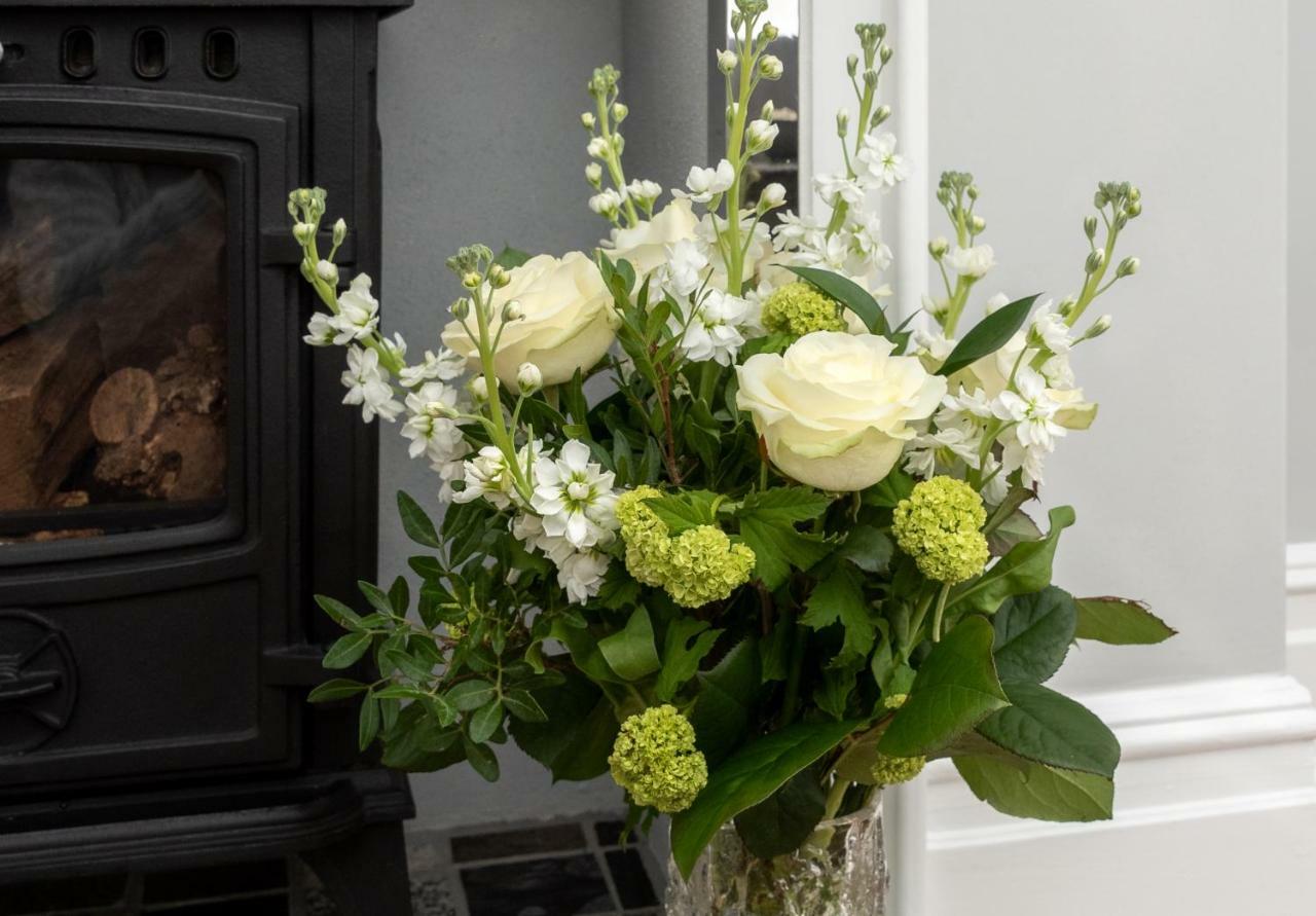 The Dartmouth Boutique B &B Bed & Breakfast ภายนอก รูปภาพ
